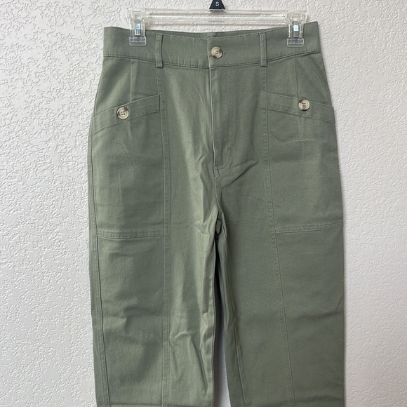 NWT Blu Pepper Crop Pant Button Olive size Medium - Picture 8 of 14